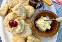 Classic Buttermilk Butter Biscuits
