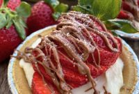 Luscious Chocolate Strawberry Pie