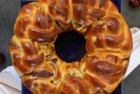 Chocolate Swirl Brioche Wreath