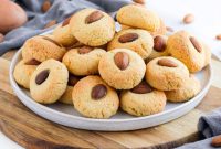 Sadece 3 Malzemeyle Pratik Glutensiz Sütsüz Badem Kurabiyesi