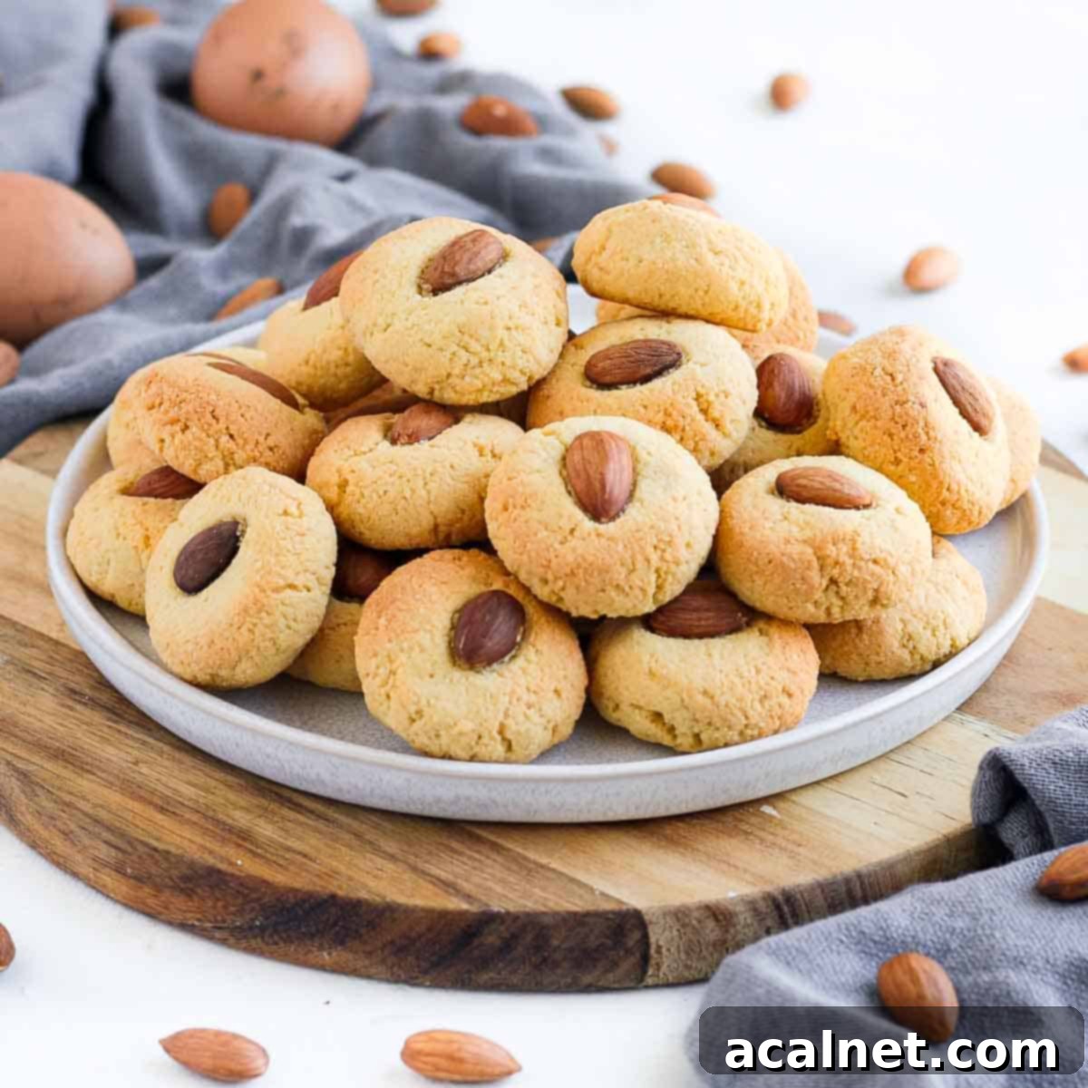 Sadece 3 Malzemeyle Pratik Glutensiz Sütsüz Badem Kurabiyesi 1 featured 707 2