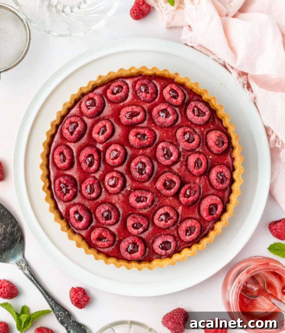 Tart seen from above on a white plate.