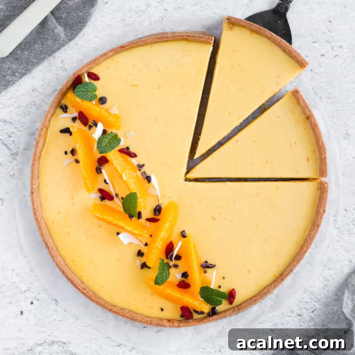 Tart seen from above with 2 slices cut out.