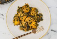 Saag Aloo: Classic Indian Spinach and Potato Curry Recipe