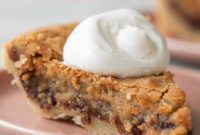 Irresistible Chocolate Chip Cookie Pie Recipe for Dessert Lovers