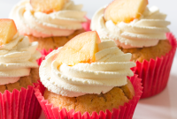 Peach & Cream Cupcakes: Moist Summer Cupcake Recipe
