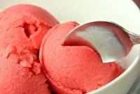 Creamy Strawberry Frozen Yogurt Recipe for Homemade Treats