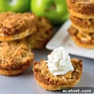 mini apple pies with streusel topping