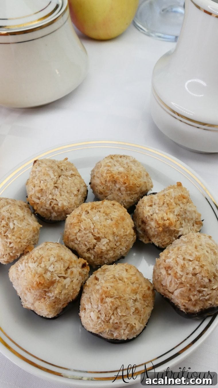 keto cookies with chocolate and coconut