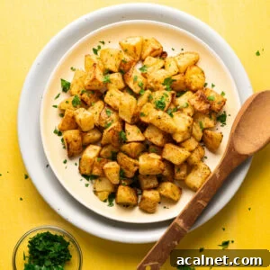 Top Side Dishes for Steak: 20+ Perfect and Poor Pairings 9 Crispy garlic sous vide potatoes