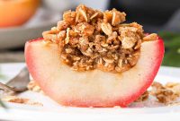 Remoska Baked Apples with Cinnamon Crumble