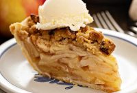 Homemade Apple Crumb Pie with Cinnamon Streusel