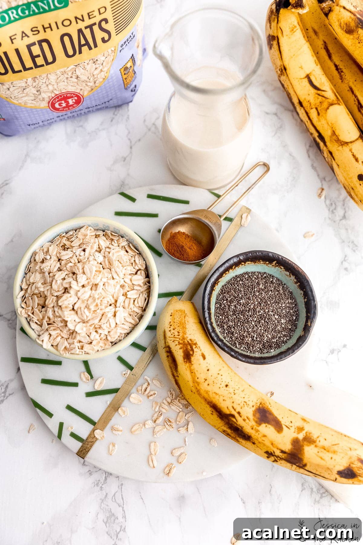 Ingredients for overnight oats.