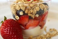 Quick Berry Parfaits: Layered Breakfast and Dessert