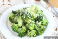 10-Minute Broccoli Recipe: Garlic, Lemon and Butter