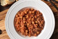 Authentic Greek Youvetsi with Chickpeas