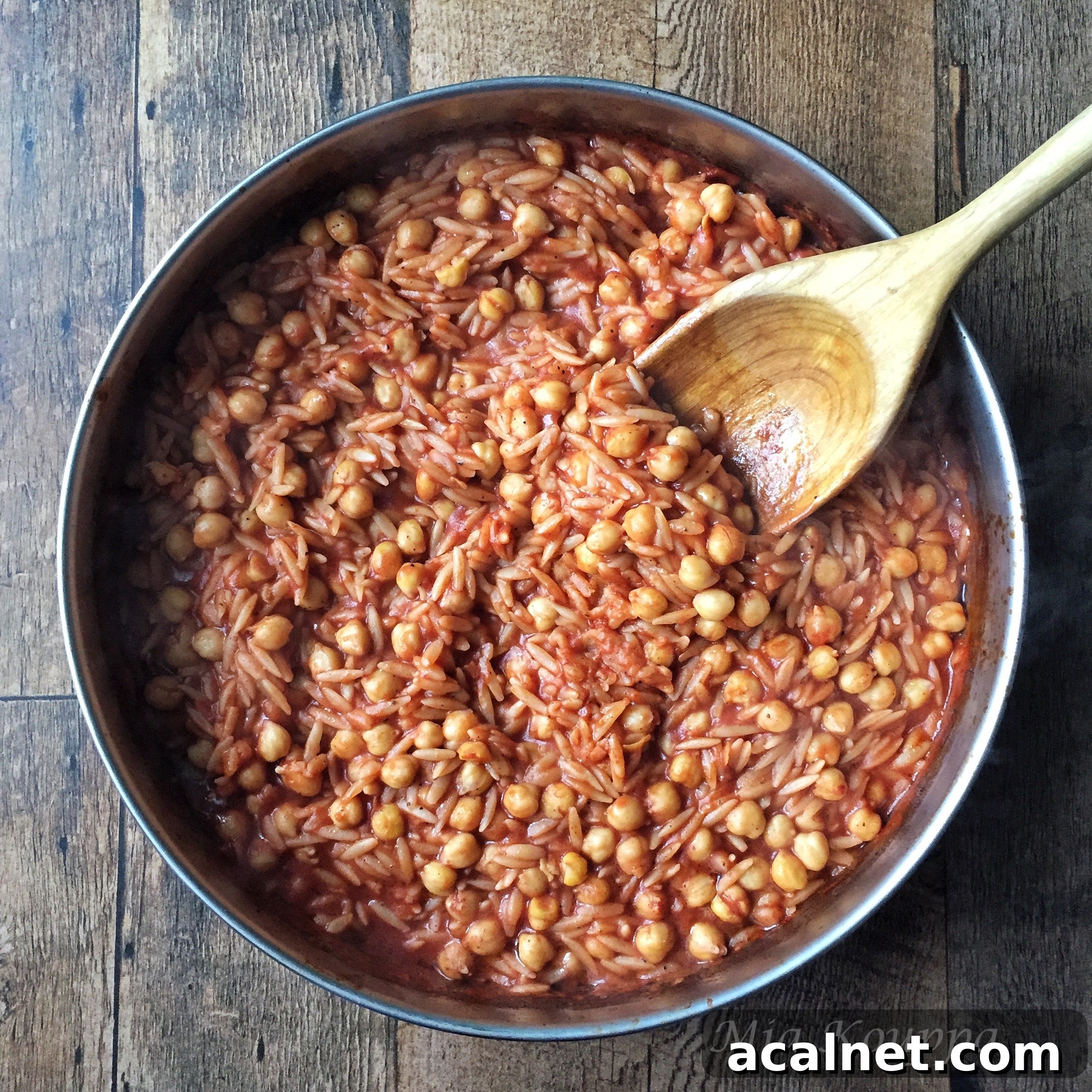 Youvetsi with chickpeas (Γιουβέτσι με ρεβύθια)
