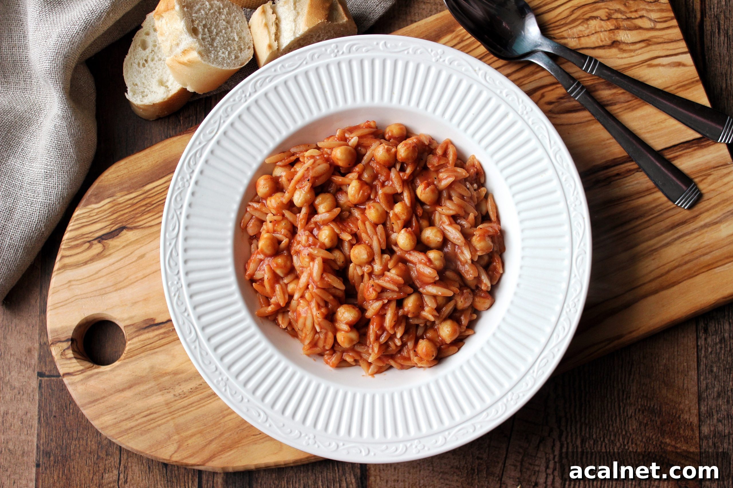 Youvetsi with chickpeas (Γιουβέτσι με ρεβύθια)
