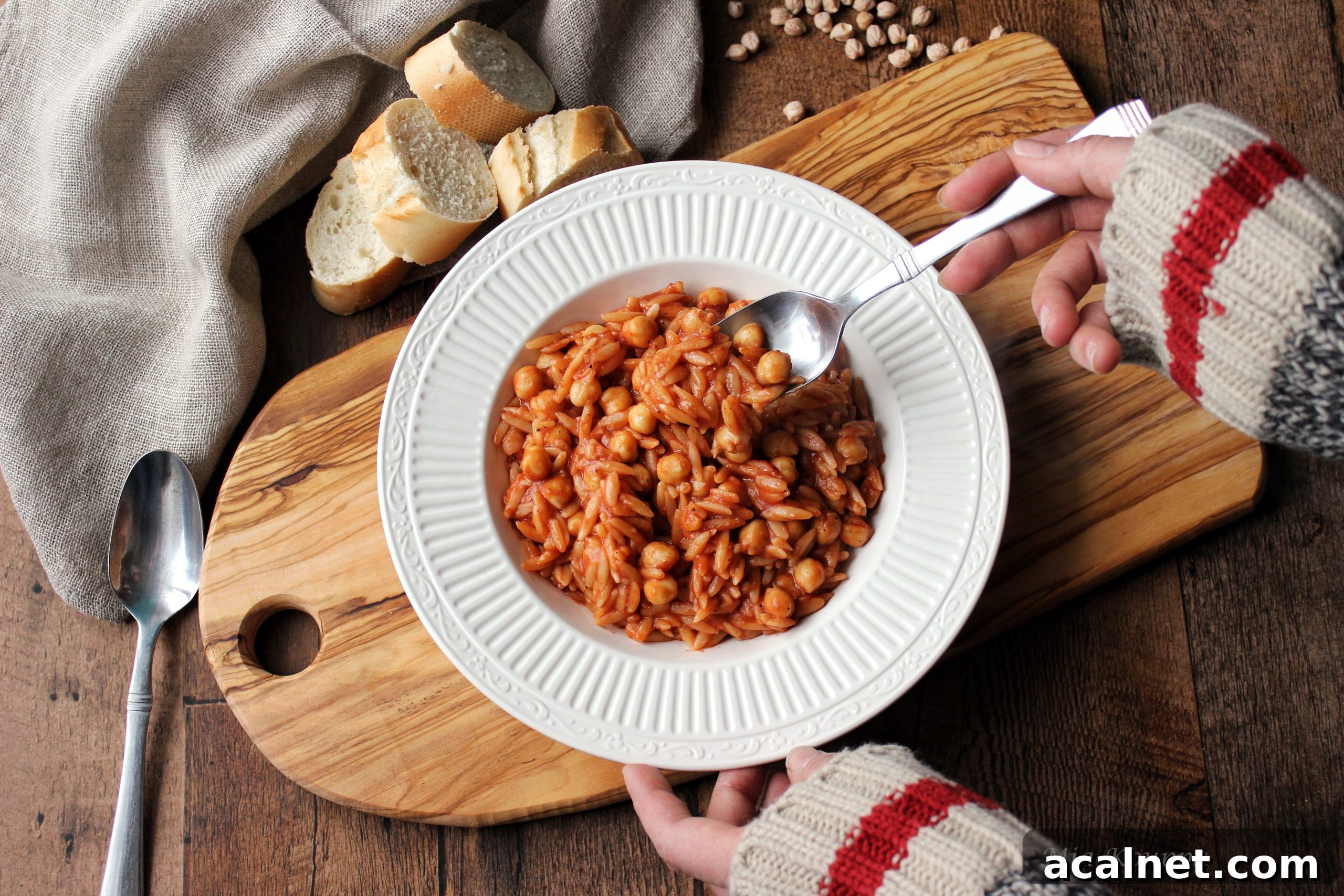 Youvetsi with chickpeas (Γιουβέτσι με ρεβύθια)