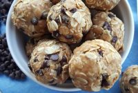No-Bake Mini Peanut Butter Oatmeal Chocolate Chip Bites
